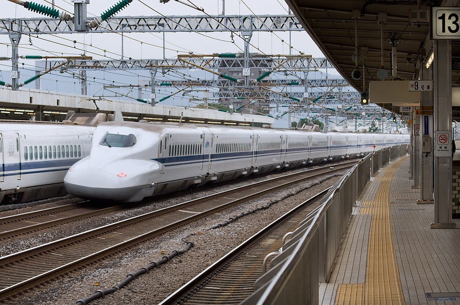 Odawara - passing shinkansen N700 series