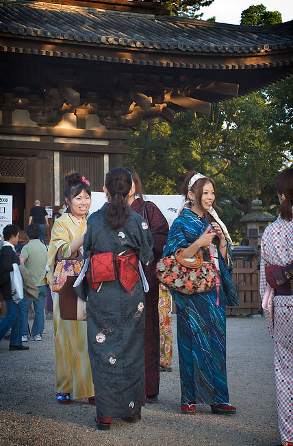 Nara - Women in kimono